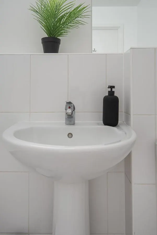 Stunning 2Bed Brick Lane Apartment London 0*,  United Kingdom